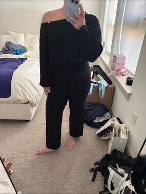 Le Lis Black Off-Shoulder Knit set